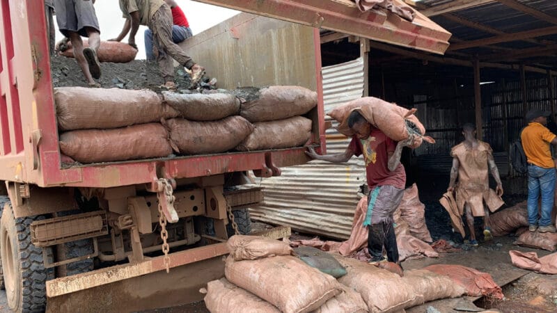 RDC : le gouvernement suspend les exportations de cobalt pour 4 mois.